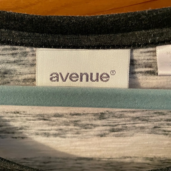 Striped Black and White Women's Top Plus Size 22/24W - Picture 2 of 7